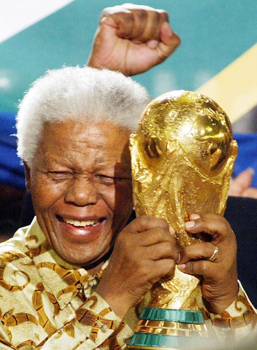 2010-nelson-mandela-trophy.jpg